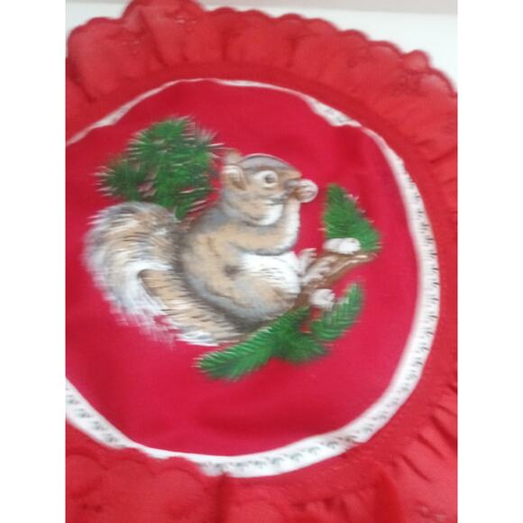 B Vtg Christmas Woodland Animals Doilies Holly 4 Squirrel Duck Mouse & Pheasant - Picture 3 of 5